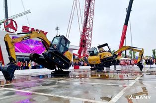 現(xiàn)代學(xué)徒制班參觀長沙國際工程機械展 理論與實踐的交融之旅